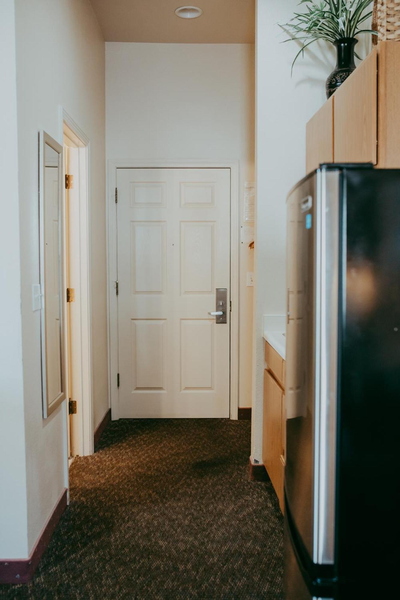 Carson Plaza Hotel
