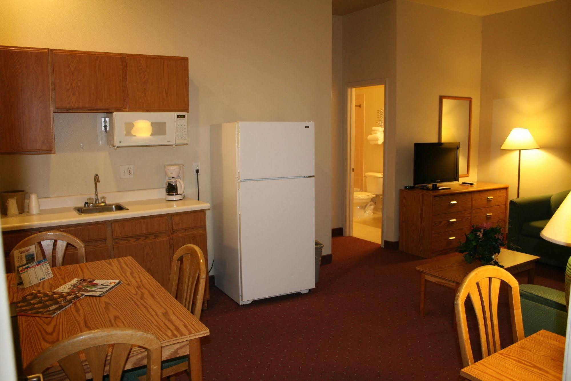 Carson Plaza Hotel 2*