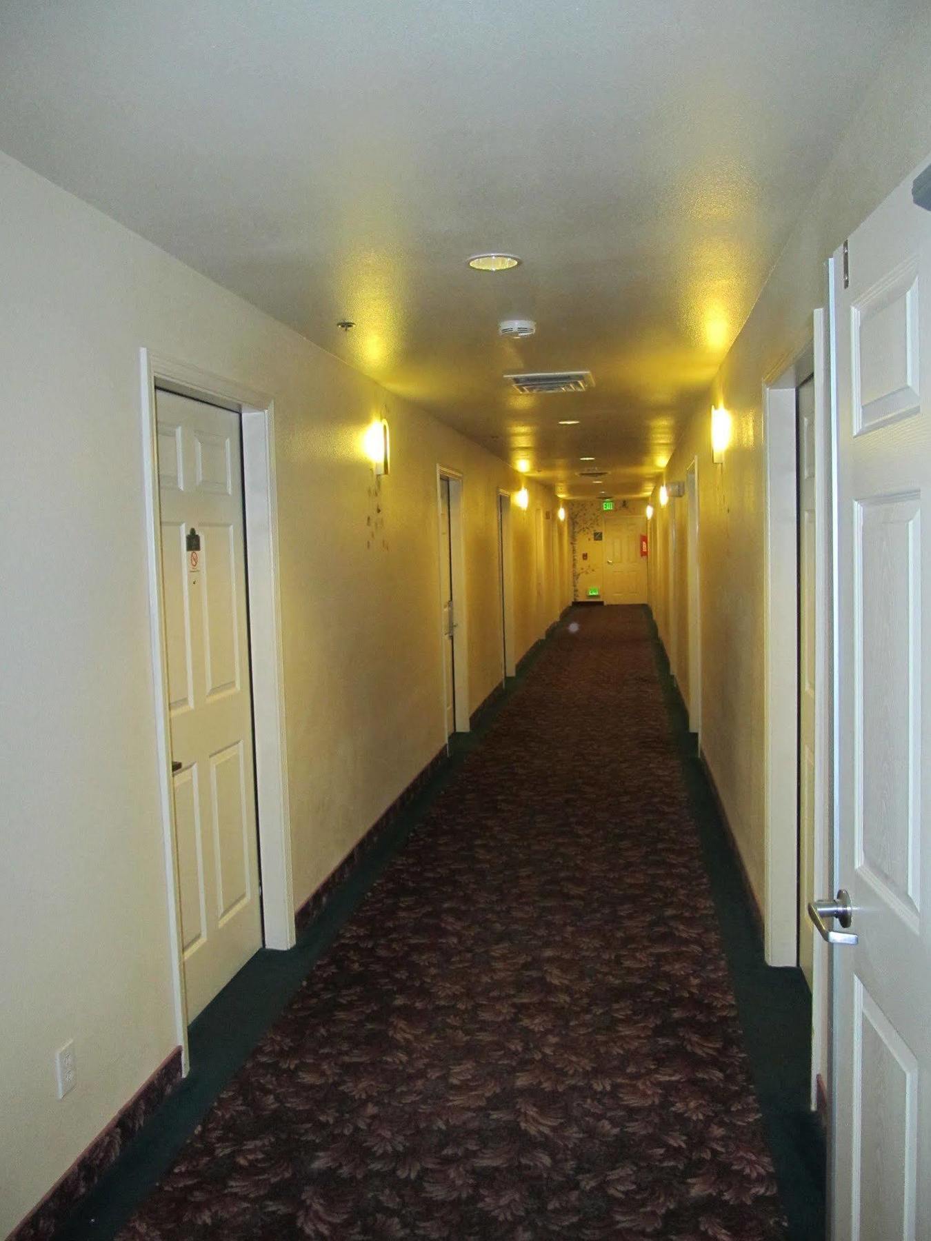 Carson Plaza Hotel